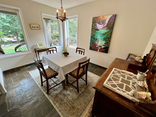 breakfast room with table